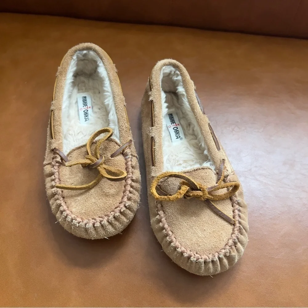 Minnetonka Kids Size 13 Cassie Slipper cinnamon Brown Leather Slipper Fur Lined
